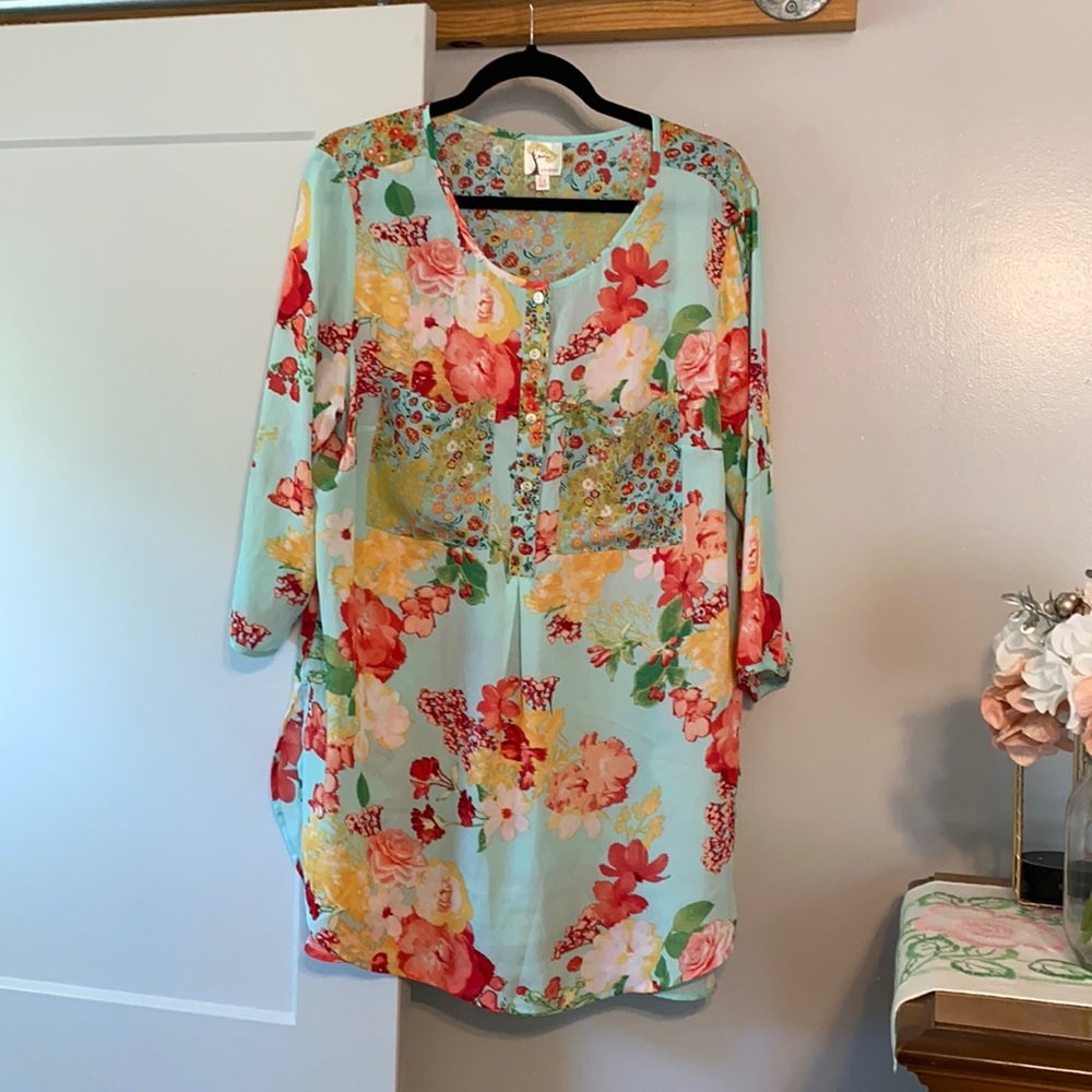 Floral top